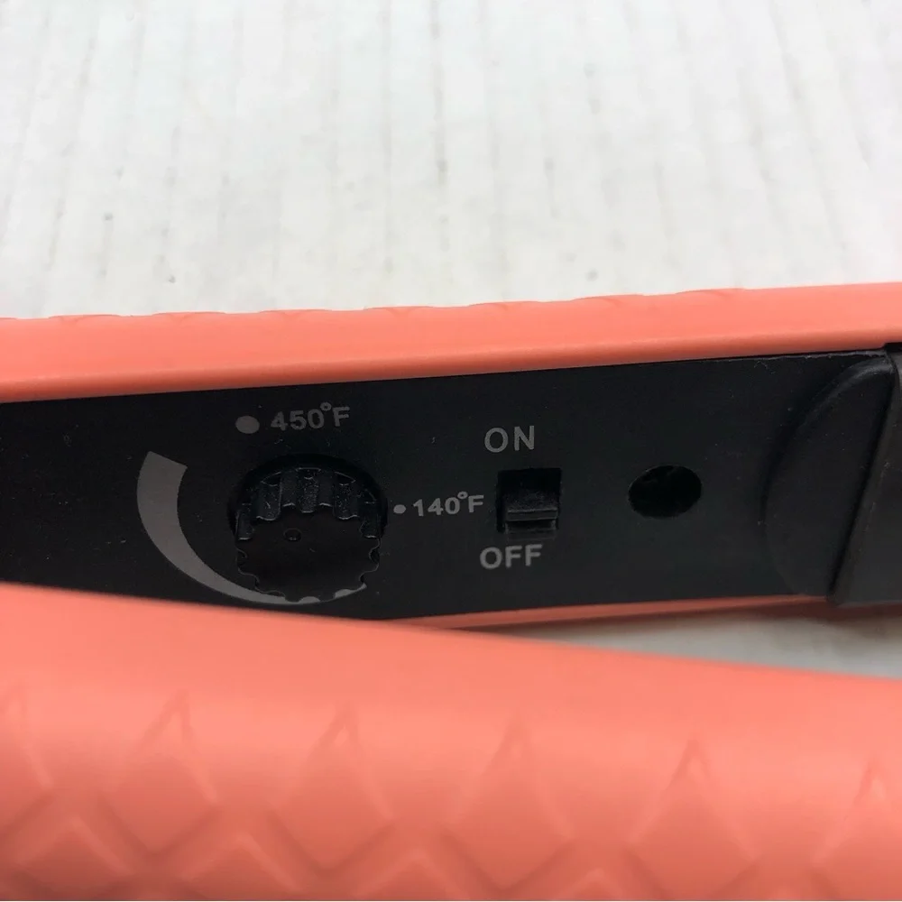 Amika Flat Iron Coral Up To 450 Degrees Straightener Curler Beauty Tool - Picture 8 of 9